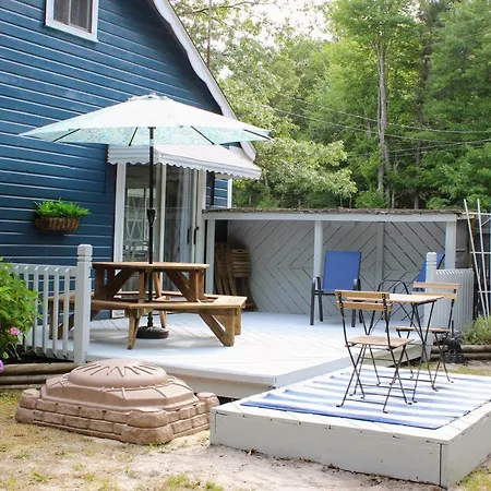 Cozy Cottage Just Minutes From Lake Michigan!